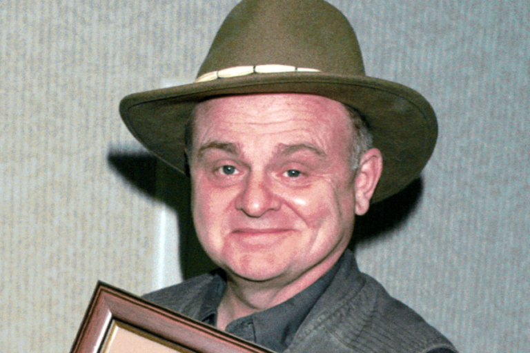 Gary Burghoff Net Worth, Bio, Wiki, Education, Height, Family, Career And More